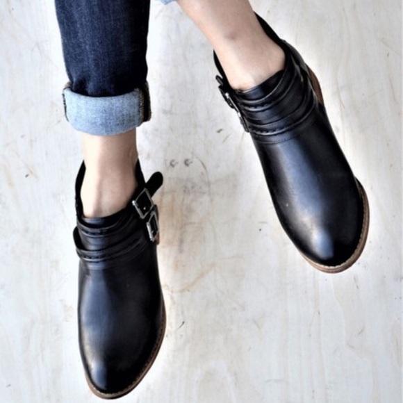 SALE⭐️⭐️ Women’s Ankle Buckle Booties - Picture 4 of 4